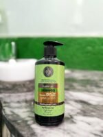 Dandruff shampoo with frankincense and mint